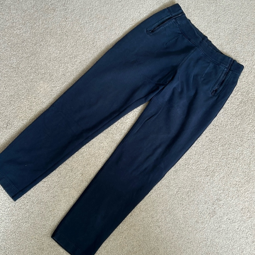 Lululemon size 8 Navy Sweatpant